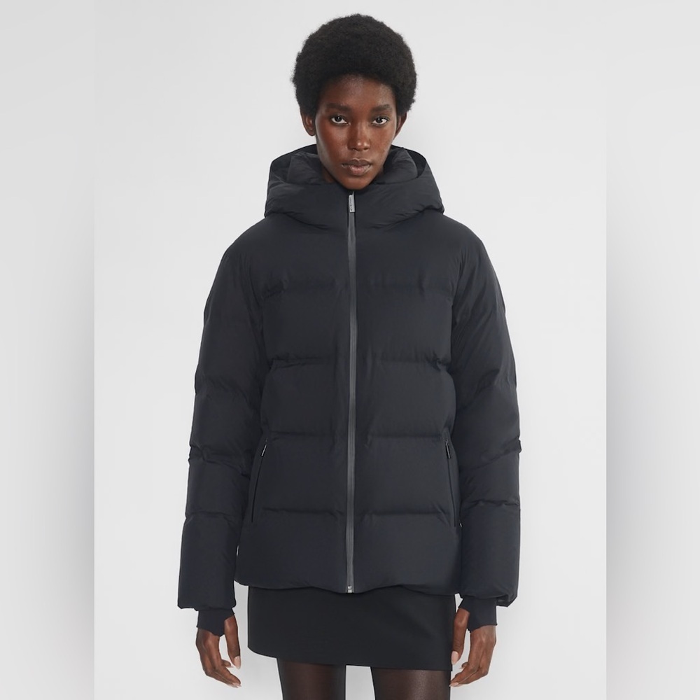 Aritzia The Super Puff™ The Super Puff₂O™ - Rainstop™